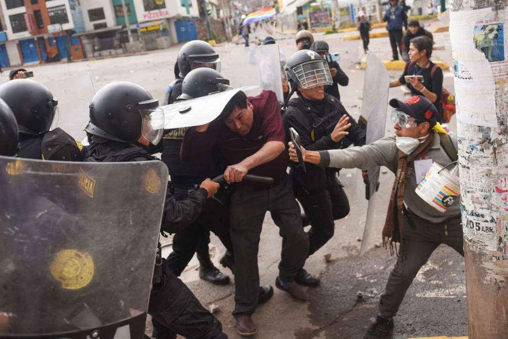 https://www.cnn.com/2023/01/12/americas/peru-anti-government-protests-intl/index.html
